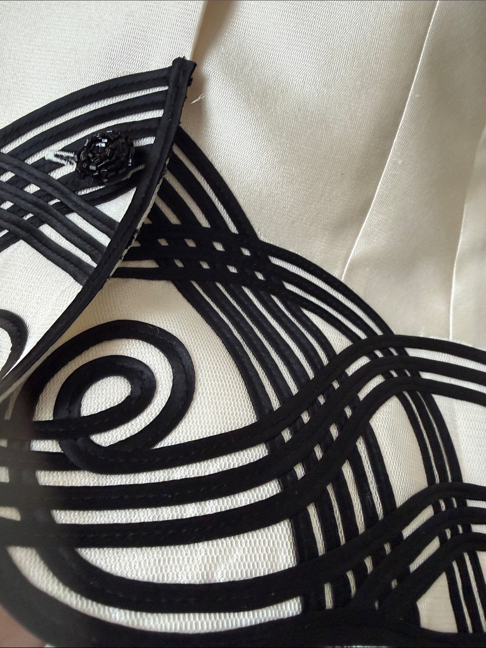 Adrianna Papell evening Cream Jacket with Black Embroidered Trim size 10 silk - Picture 4 of 7